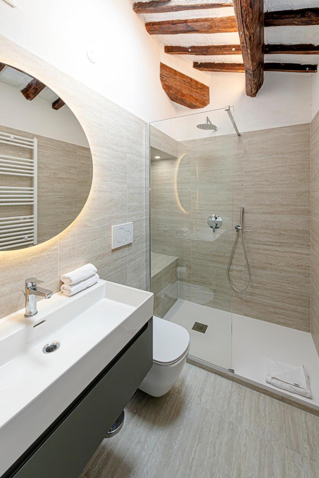 Luxury Pantheon Apartment